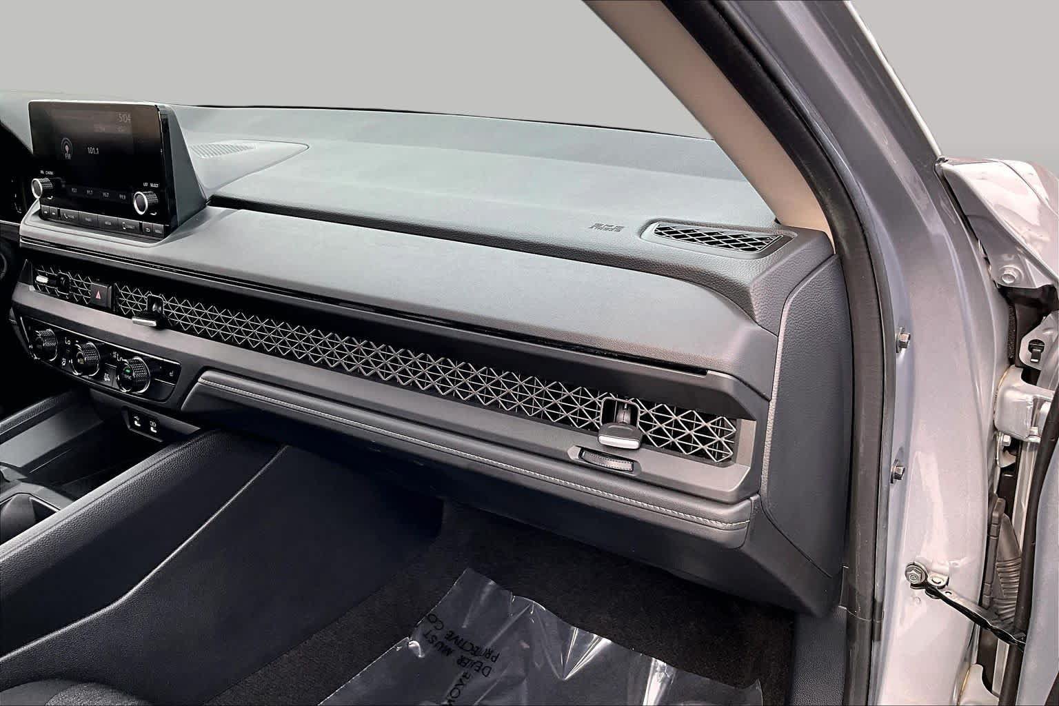 Used 2023 Honda Accord EX image 18