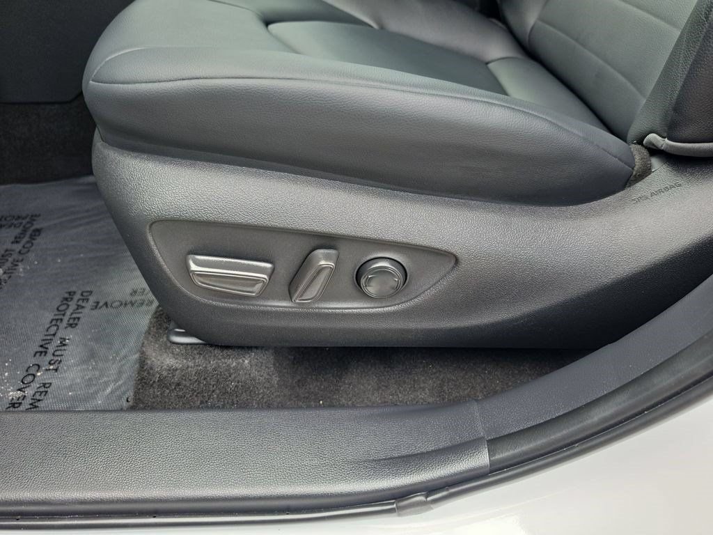 Certified 2026 Toyota Highlander XLE AWD/4WD image 9