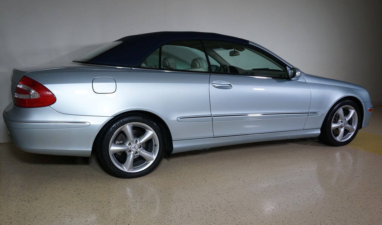 Used 2005 Mercedes-Benz CLK 320 Cabriolet image 24