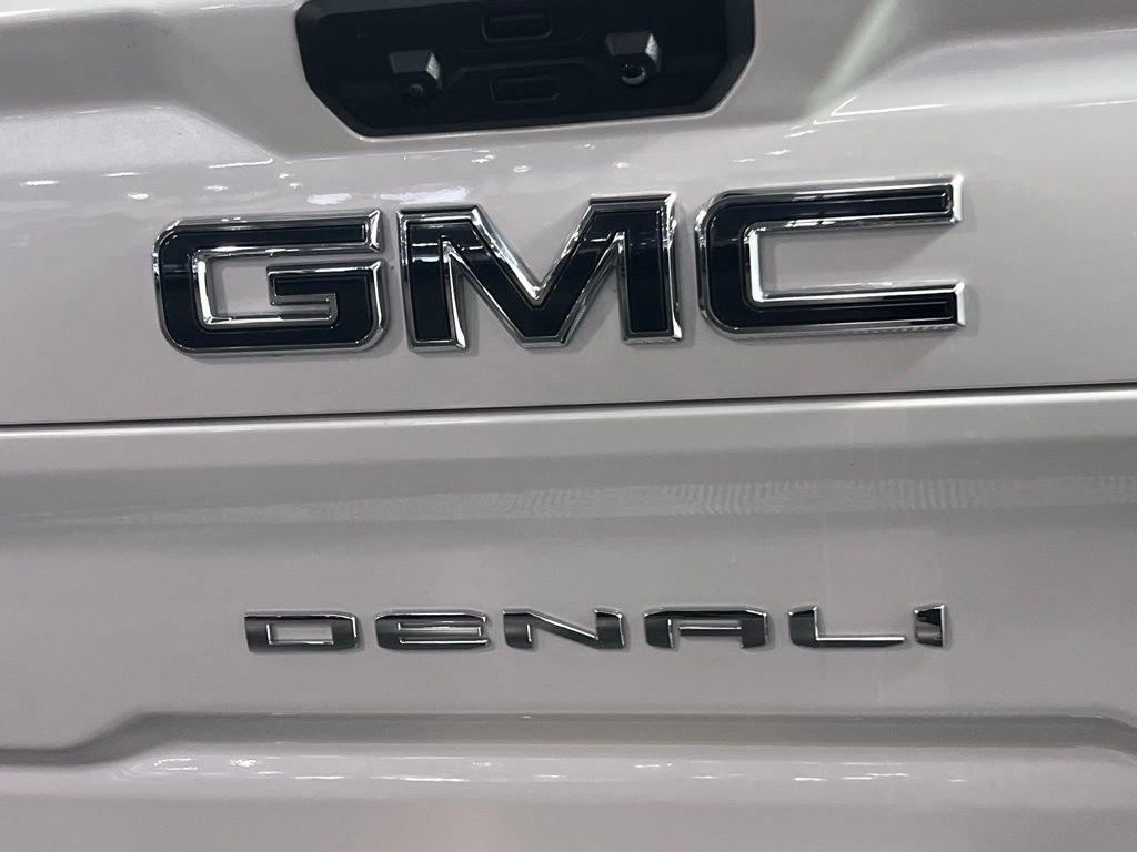 Used 2024 GMC Sierra 2500 Denali Ultimate image 14