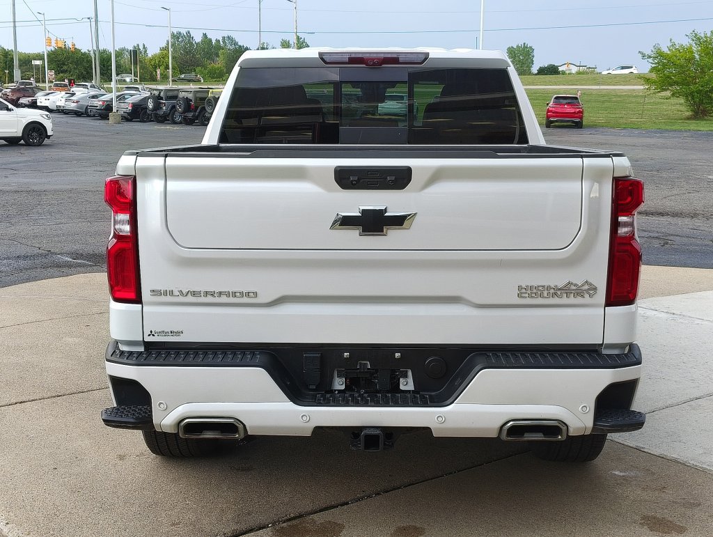 Used 2025 Chevrolet Silverado 1500 High Country AWD/4WD image 18