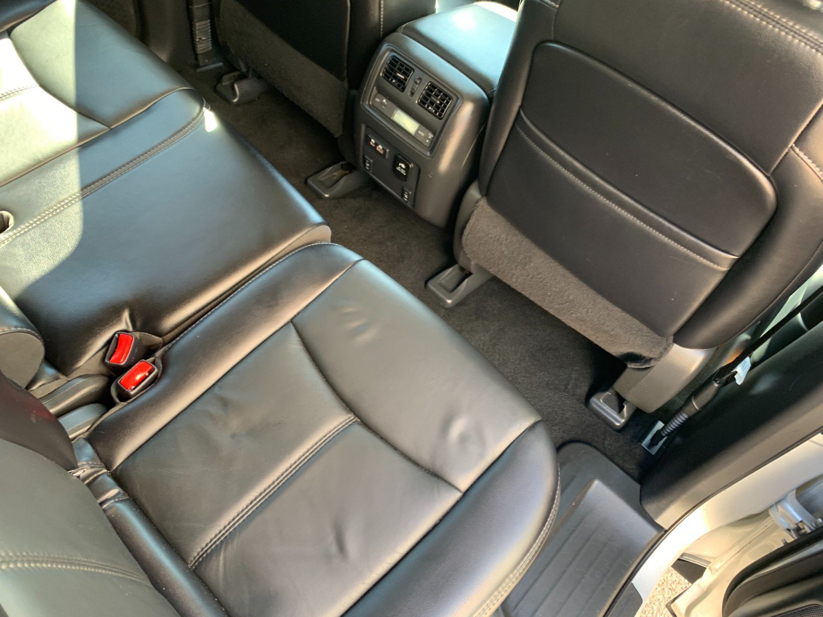 Used 2020 Nissan Pathfinder SL AWD/4WD image 39