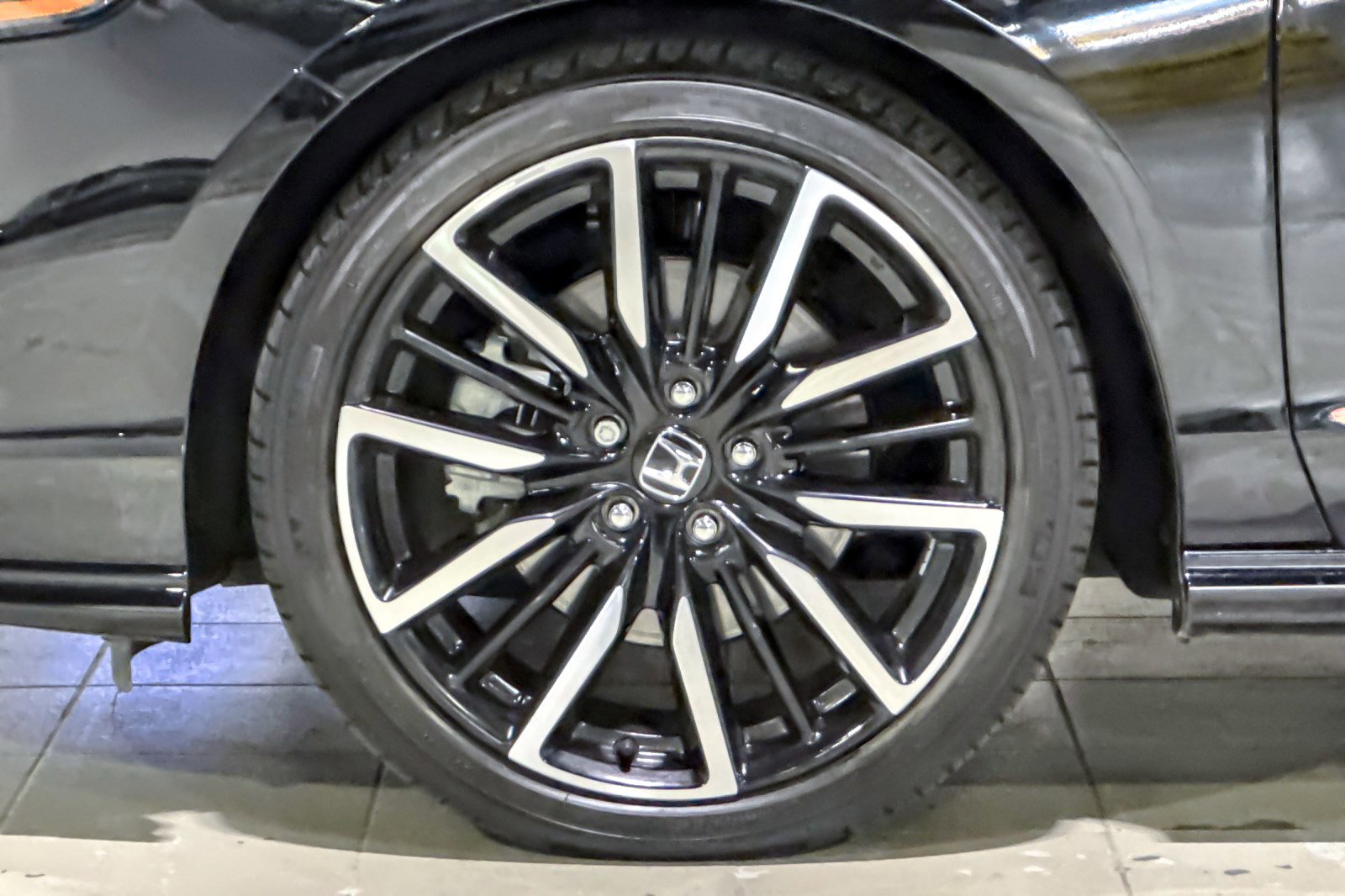 Used 2024 Honda Accord Touring image 11