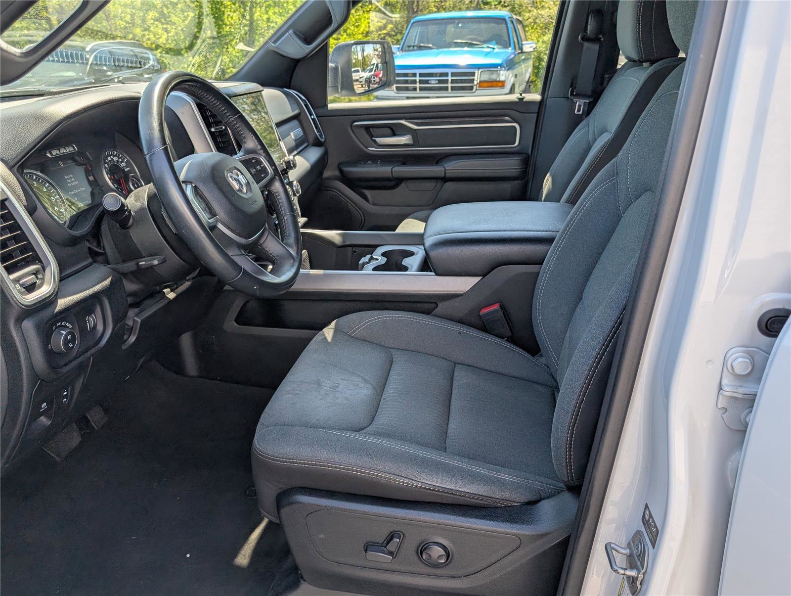 Used 2022 RAM 1500 Big Horn AWD/4WD image 14