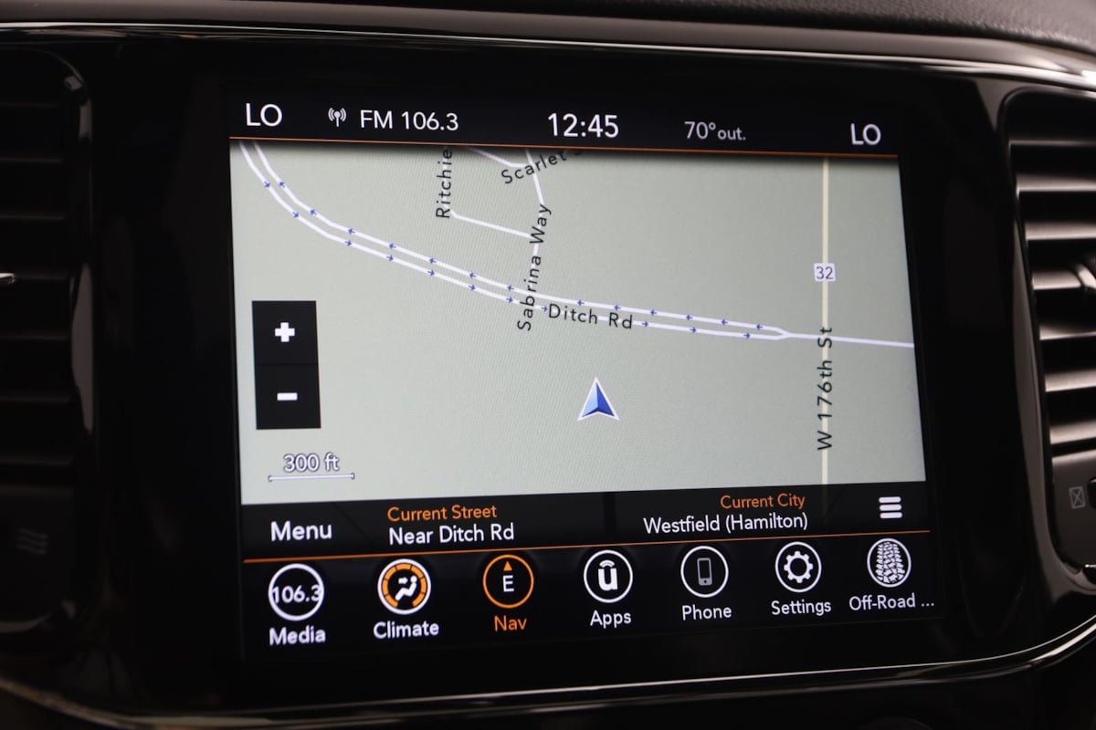 Used 2021 Jeep Grand Cherokee Limited AWD/4WD image 8
