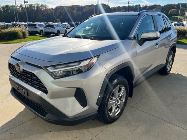 Used 2025 Toyota RAV4 XLE w/ Convenience Package AWD/4WD image 4
