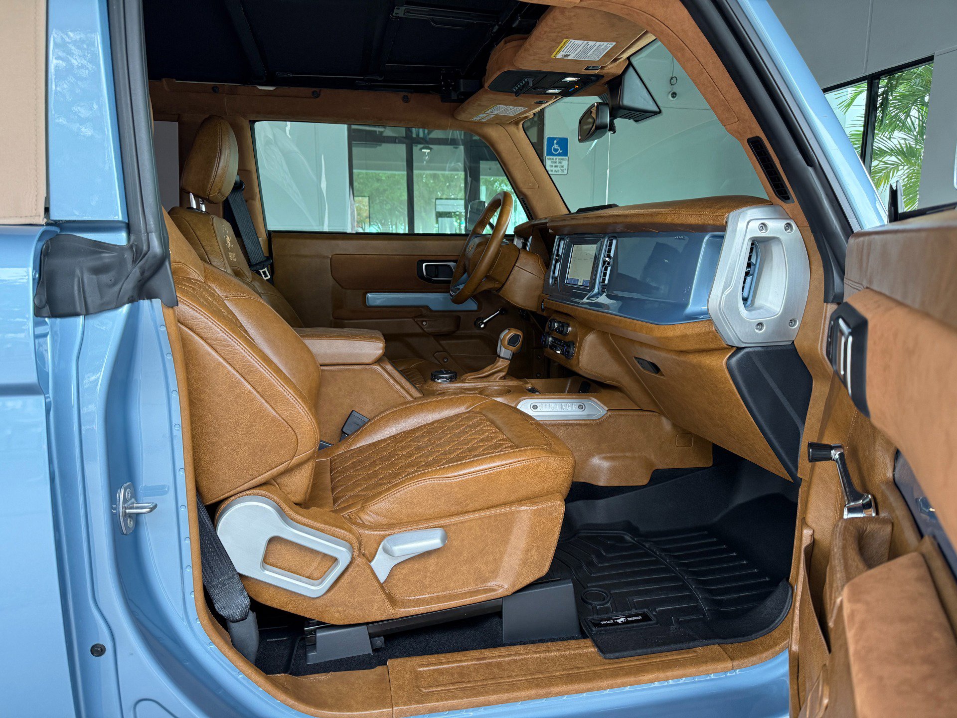 Used 2023 Ford Bronco Black Diamond image 42