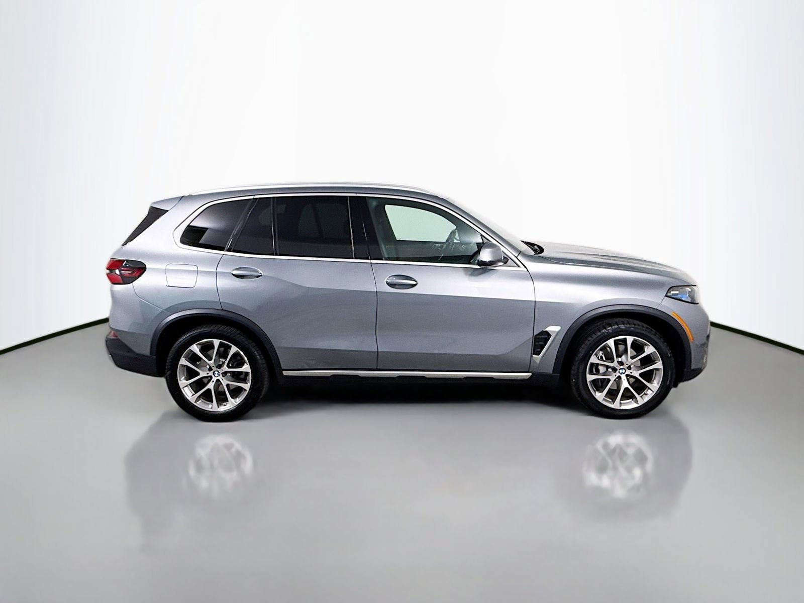 Used 2026 BMW X5 xDrive40i w/ Climate Comfort Package AWD/4WD image 8