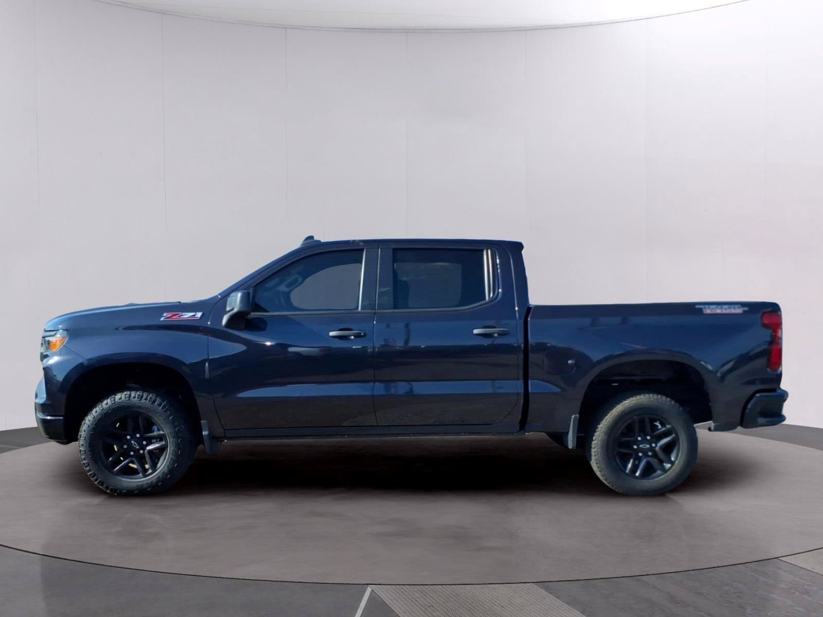 Used 2022 Chevrolet Silverado 1500 Custom Trail Boss AWD/4WD image 2