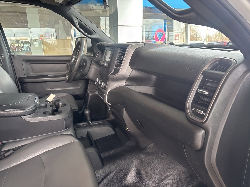 Used 2022 RAM 2500 Tradesman w/ Chrome Appearance Group image 32