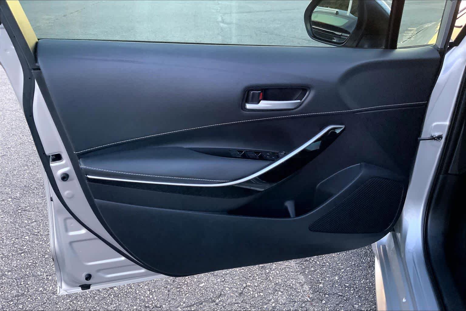 Used 2022 Toyota Corolla XSE FWD image 21