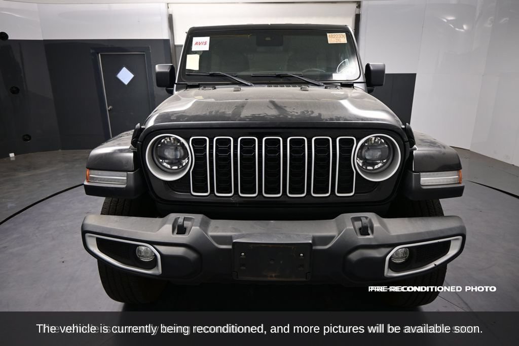 Used 2024 Jeep Wrangler Unlimited Sahara AWD/4WD image 2