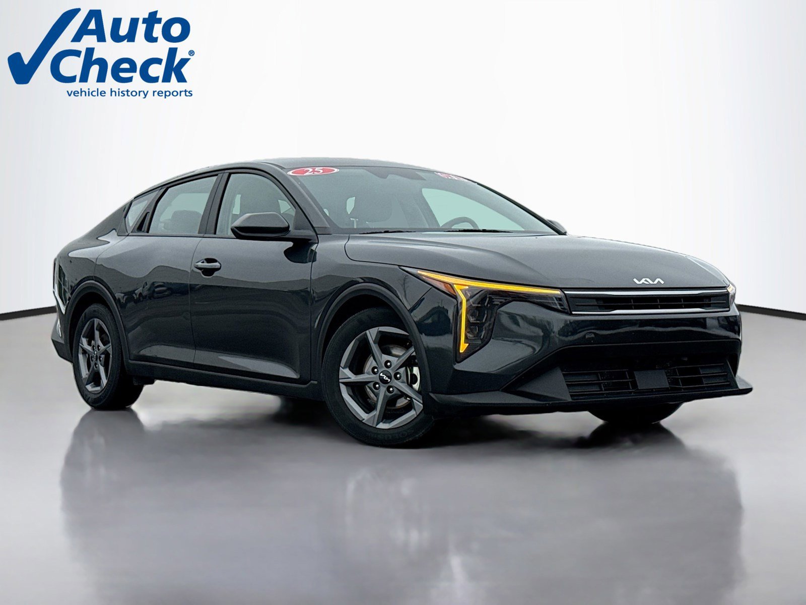 Used 2025 Kia K4 LXS FWD image 1