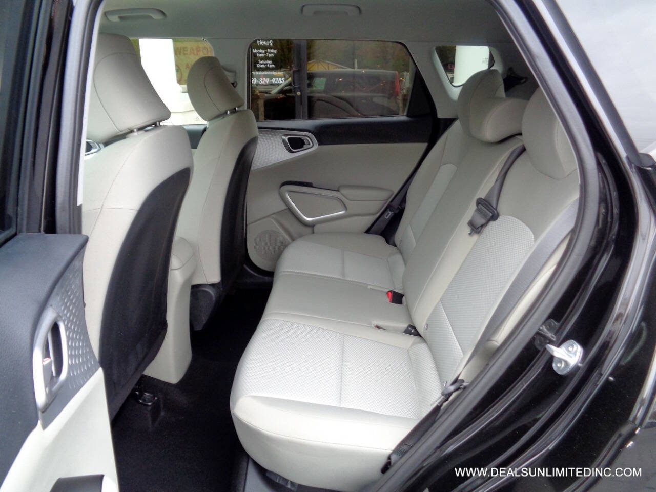 Used 2021 Kia Soul LX image 13