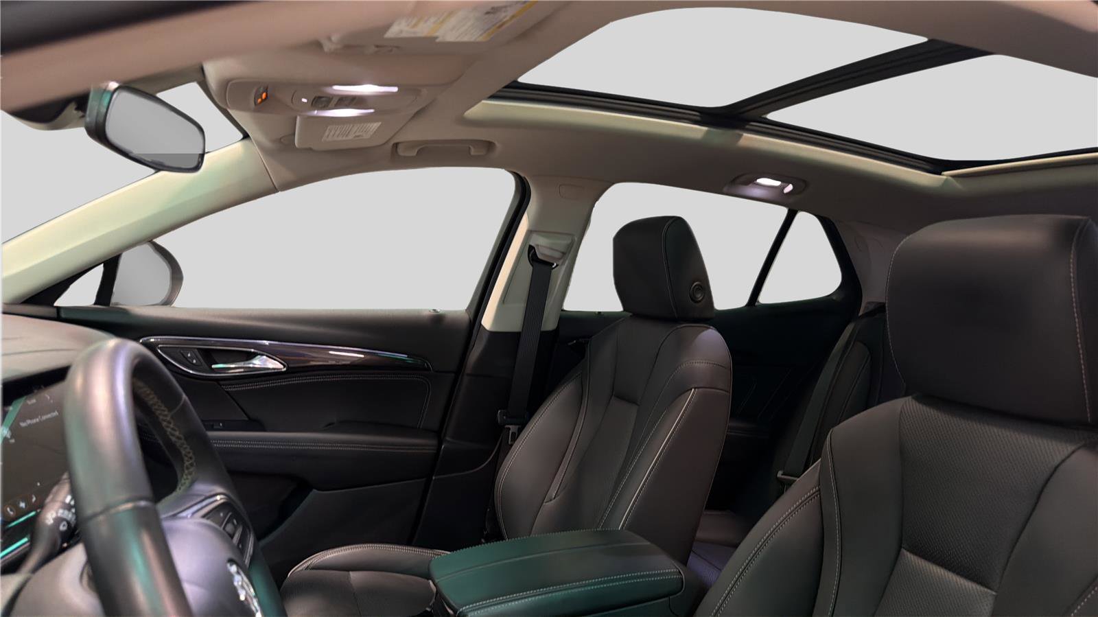 Used 2022 Buick Envision Essence w/ Safety Package FWD image 19