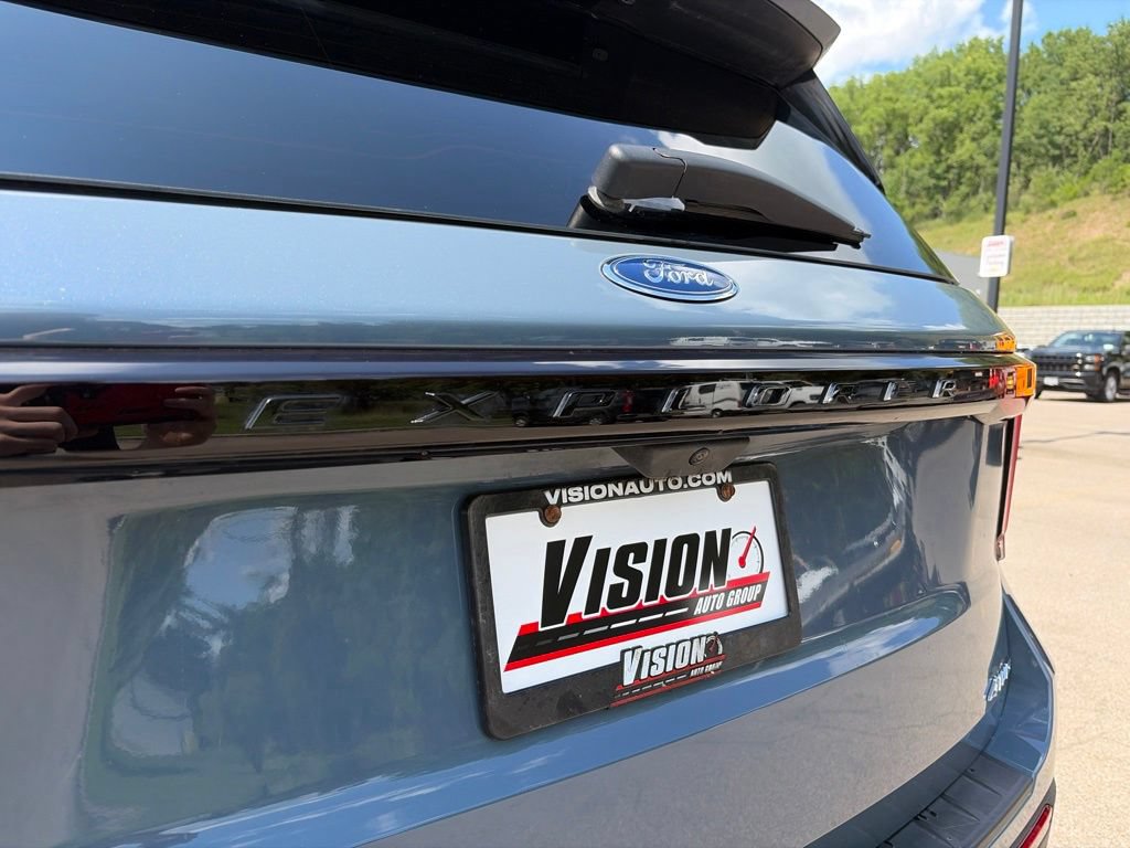 Used 2025 Ford Explorer ST-Line w/ Premium Package AWD/4WD image 17