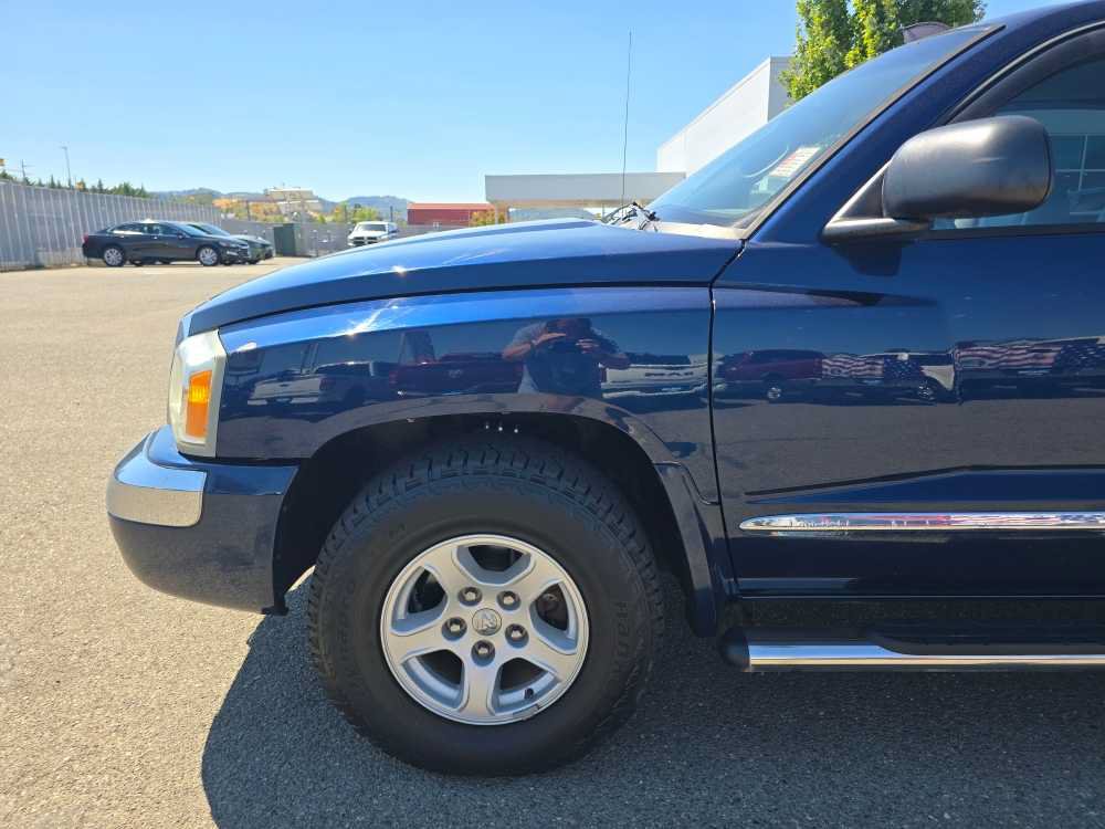 Used 2005 Dodge Dakota Laramie w/ Trailer Tow Group AWD/4WD image 21