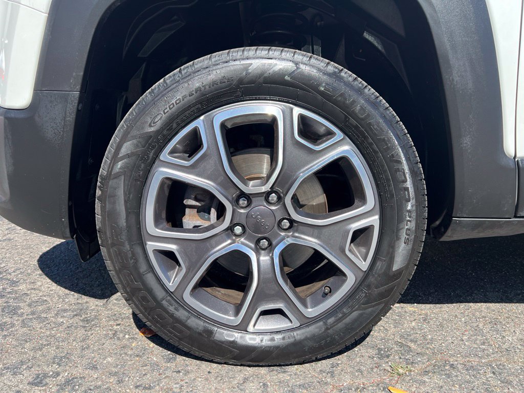 Used 2017 Jeep Renegade Limited AWD/4WD image 9