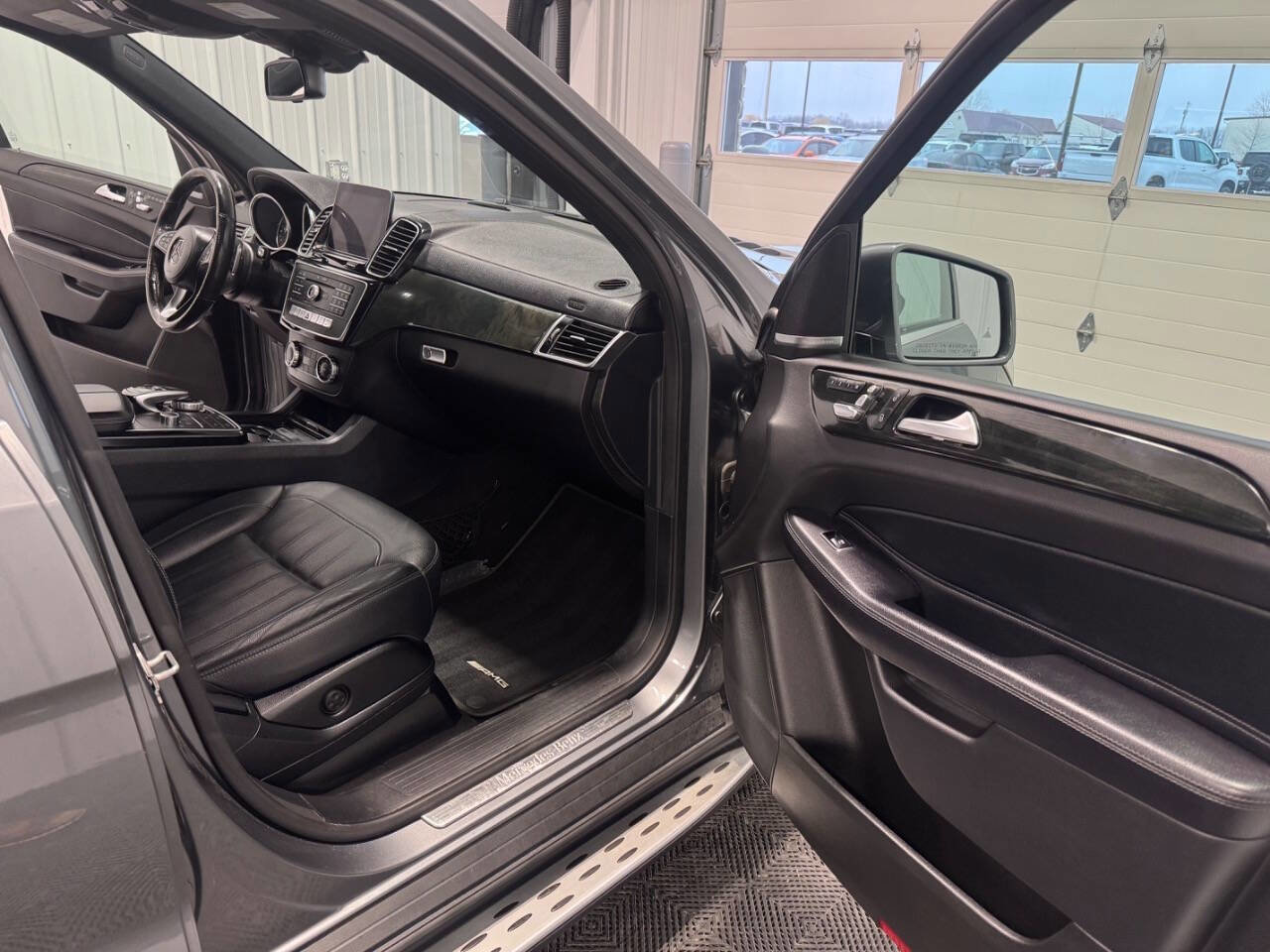 Used 2018 Mercedes-Benz GLS 450 4MATIC image 21