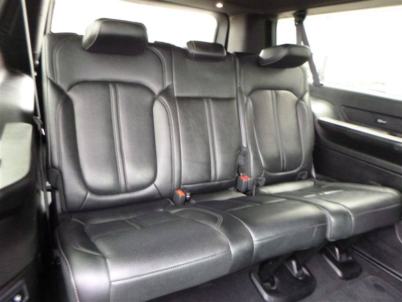 Used 2023 Jeep Wagoneer L Series II AWD/4WD image 9