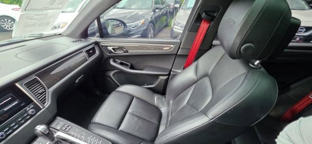 Used 2018 Porsche Macan GTS w/ Premium Package Plus AWD/4WD image 12