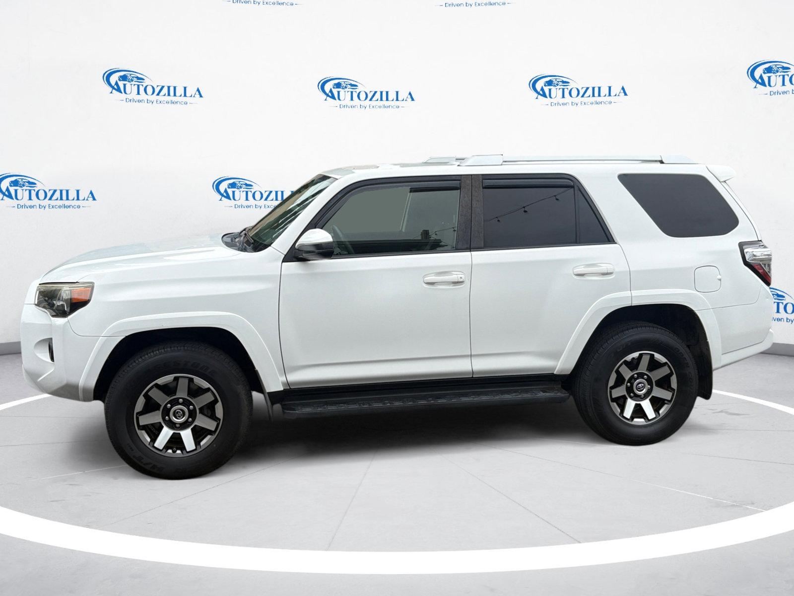 Used 2017 Toyota 4Runner SR5 image 2
