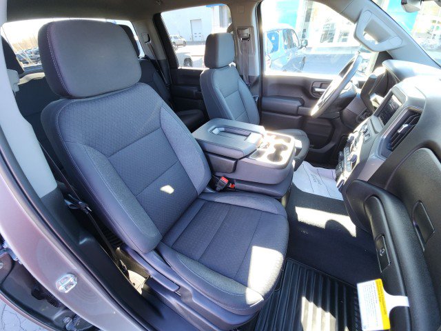 Used 2025 Chevrolet Silverado 2500 Custom w/ Custom Value Package image 12