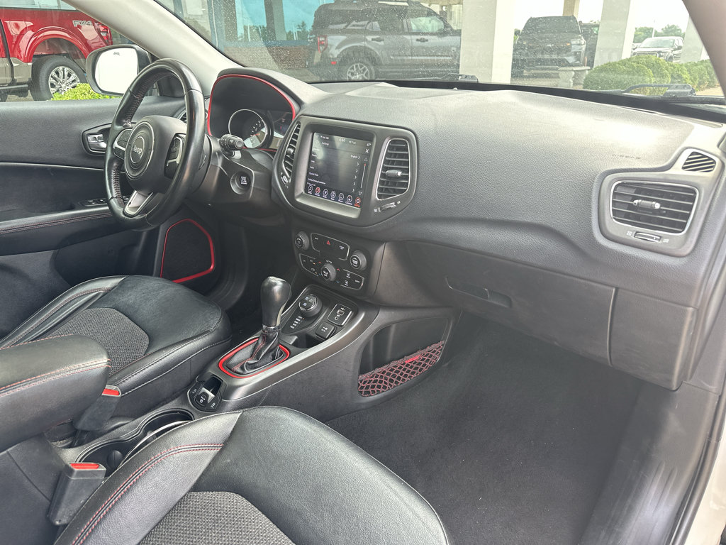 Used 2020 Jeep Compass Trailhawk AWD/4WD image 25