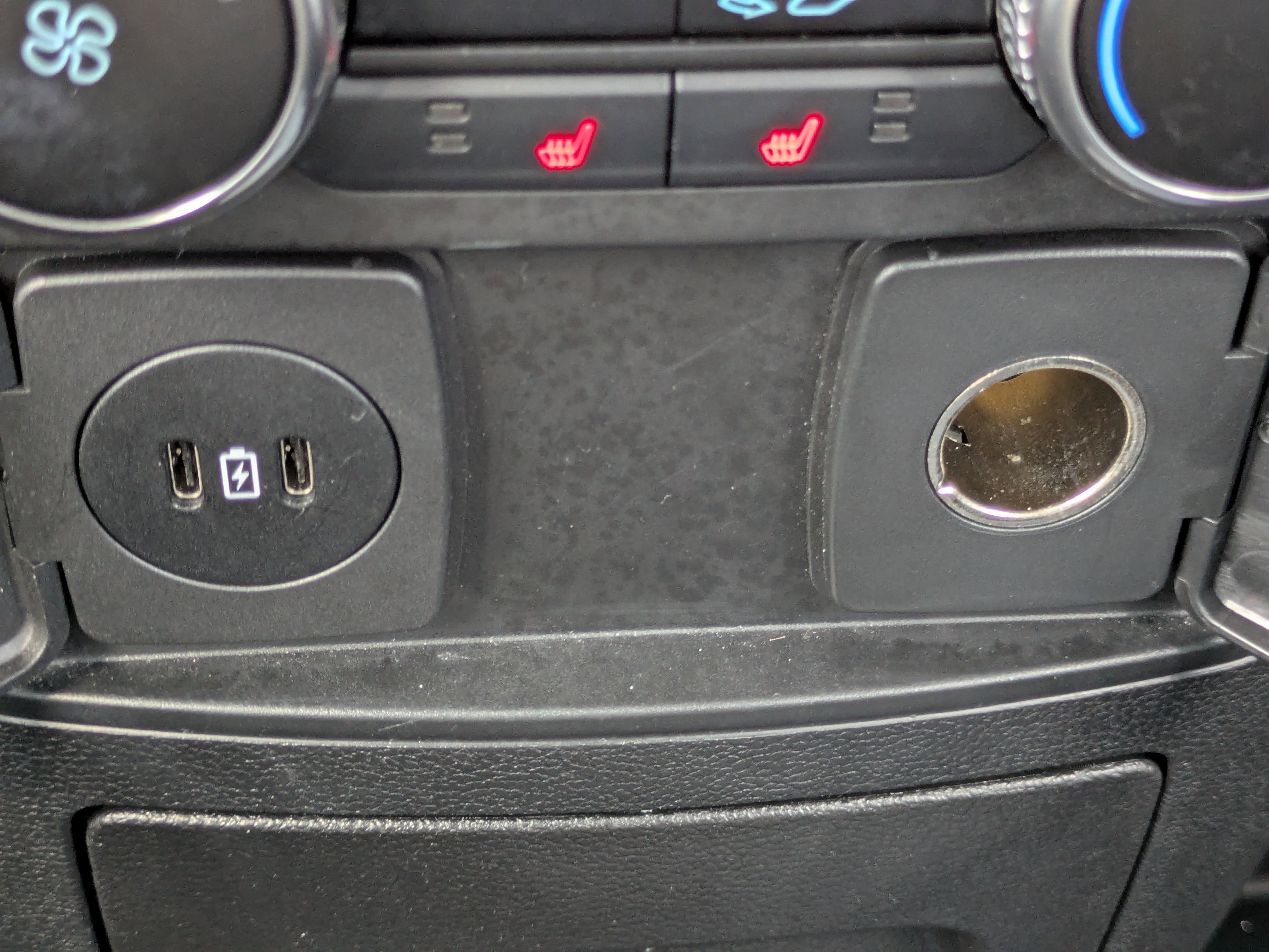 Used 2023 Ford Explorer Limited image 15