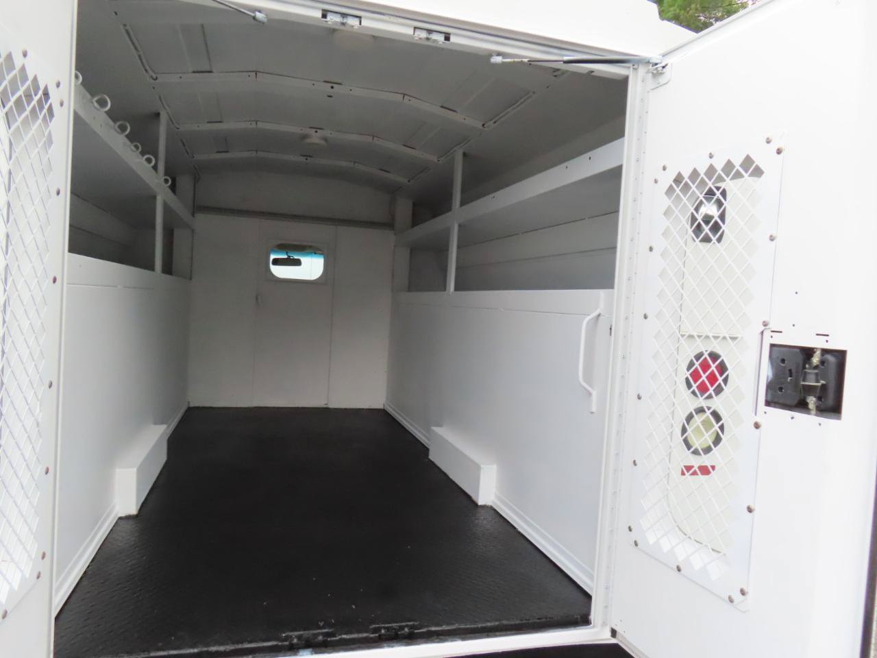 Used 2015 Chevrolet Express 3500 RWD image 14