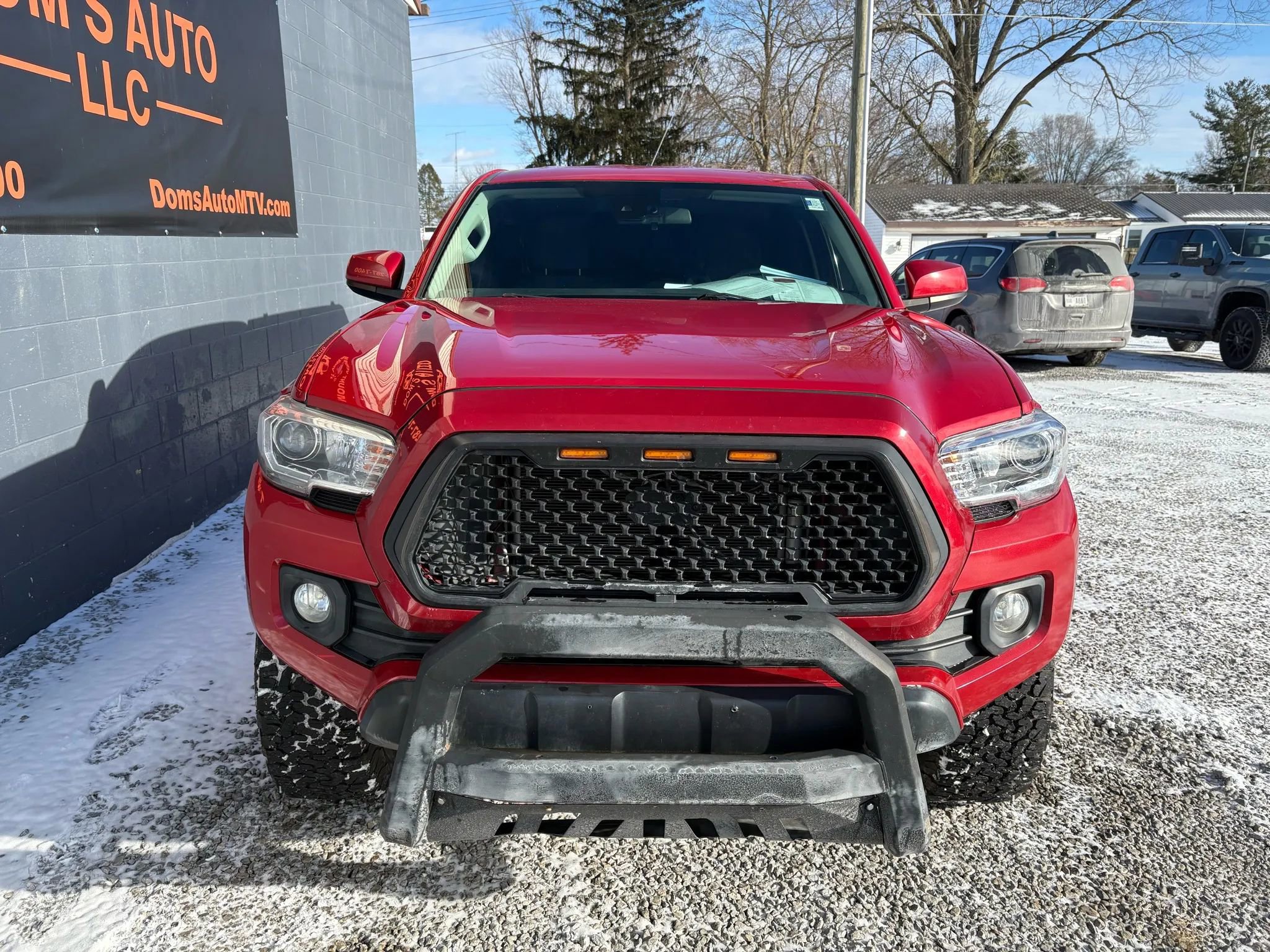 Used 2018 Toyota Tacoma SR5 w/ SR5 Appearance Package (SM) image 7