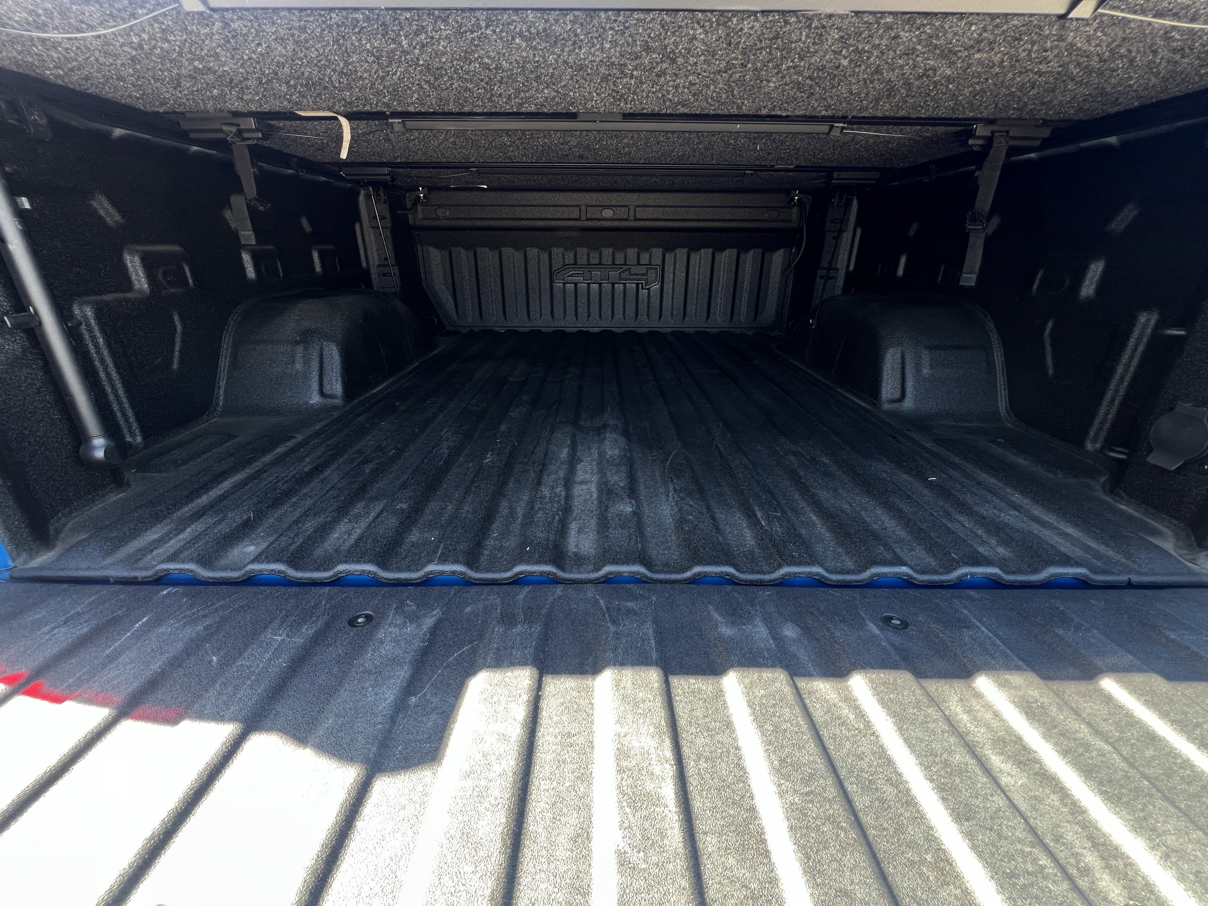 Used 2024 GMC Sierra 1500 AT4 w/ Technology Package image 30