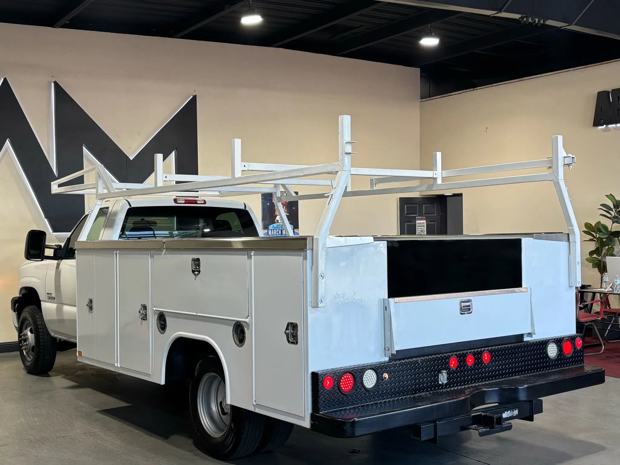 Used 2003 Chevrolet Silverado 3500 161.5  W.B. 2D image 4