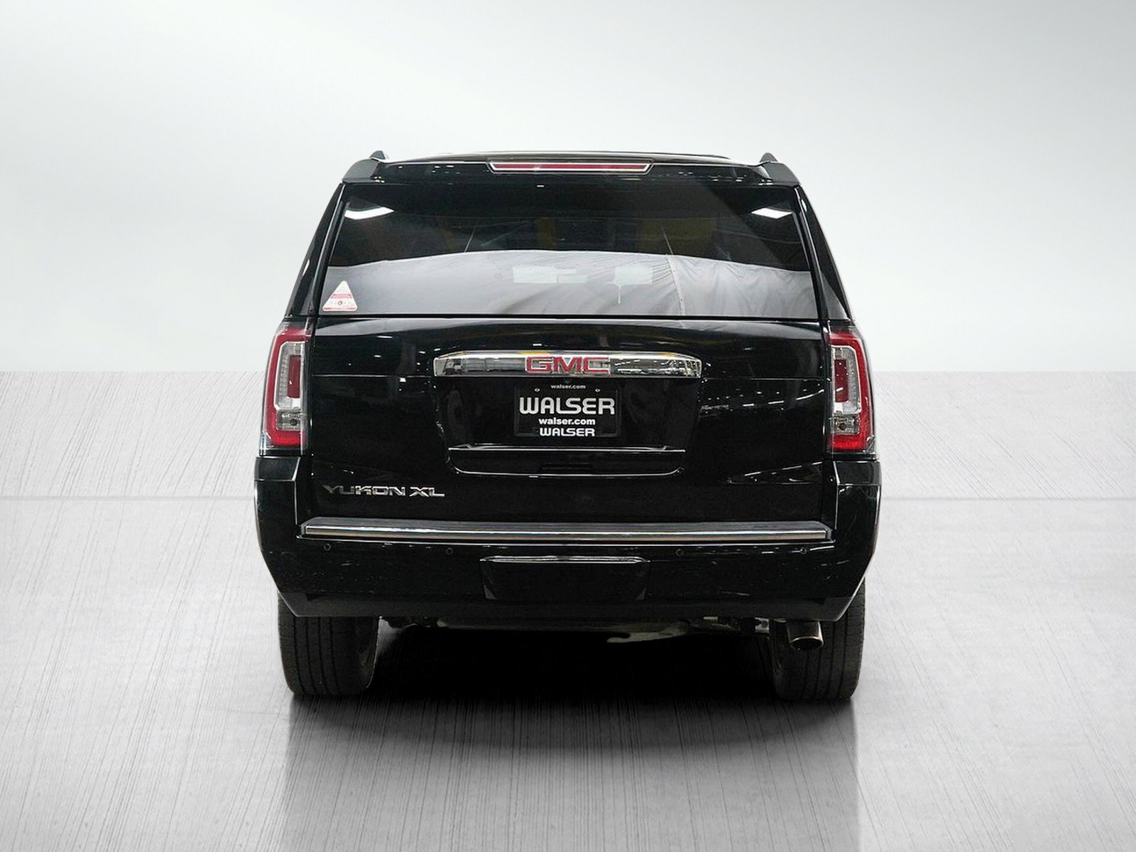 Used 2017 GMC Yukon XL Denali w/ Open Road Package AWD/4WD image 4