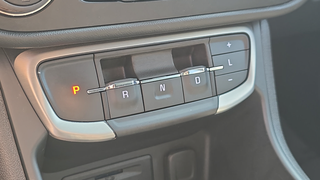 Used 2023 GMC Terrain SLT AWD/4WD image 22
