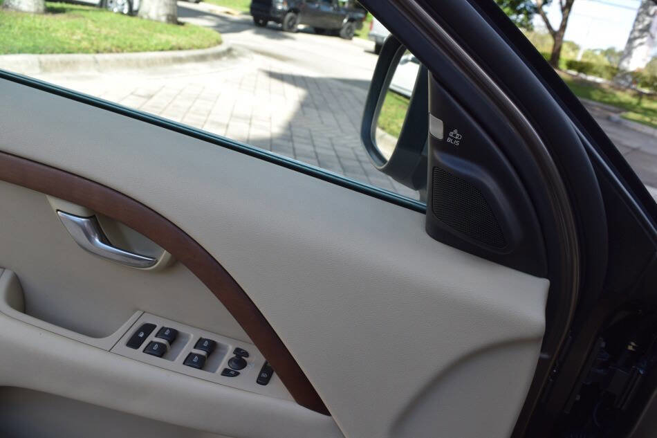 Used 2011 Volvo XC70 3.2 w/ Premium Pkg image 69