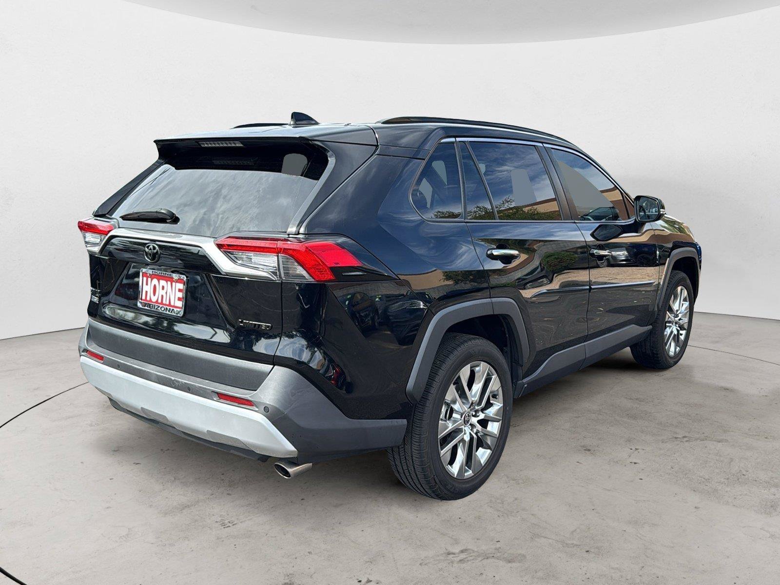 Used 2021 Toyota RAV4 Limited FWD image 5