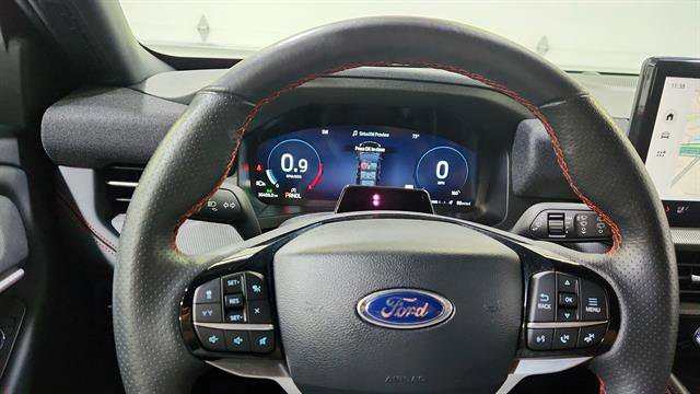 Used 2025 Ford Explorer ST-Line w/ ST-Line Street Pack image 15