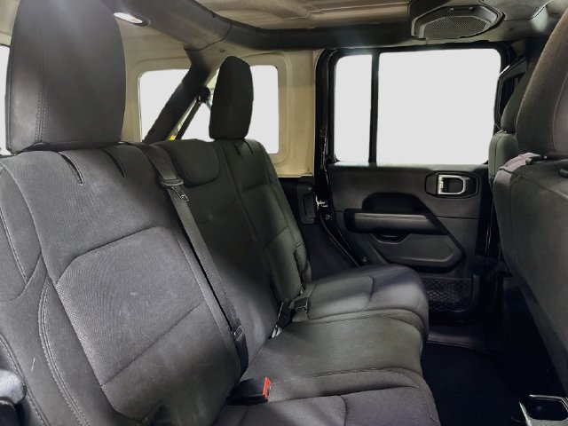 Used 2020 Jeep Wrangler Unlimited Sahara AWD/4WD image 21