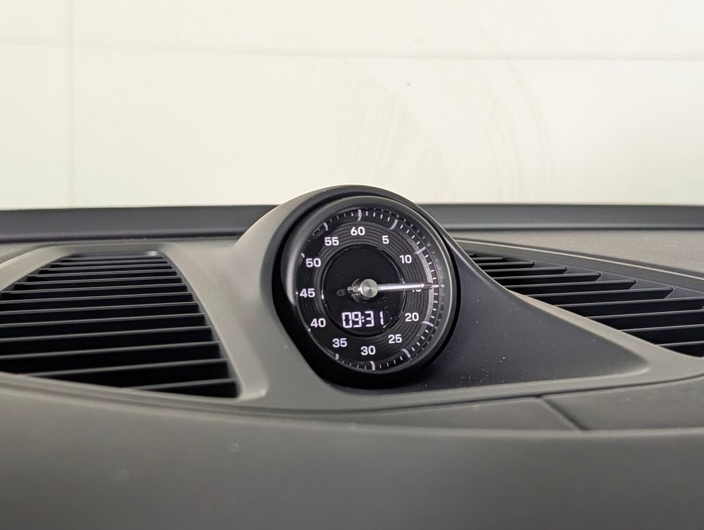 New 2026 Porsche Macan 4S Electric image 33