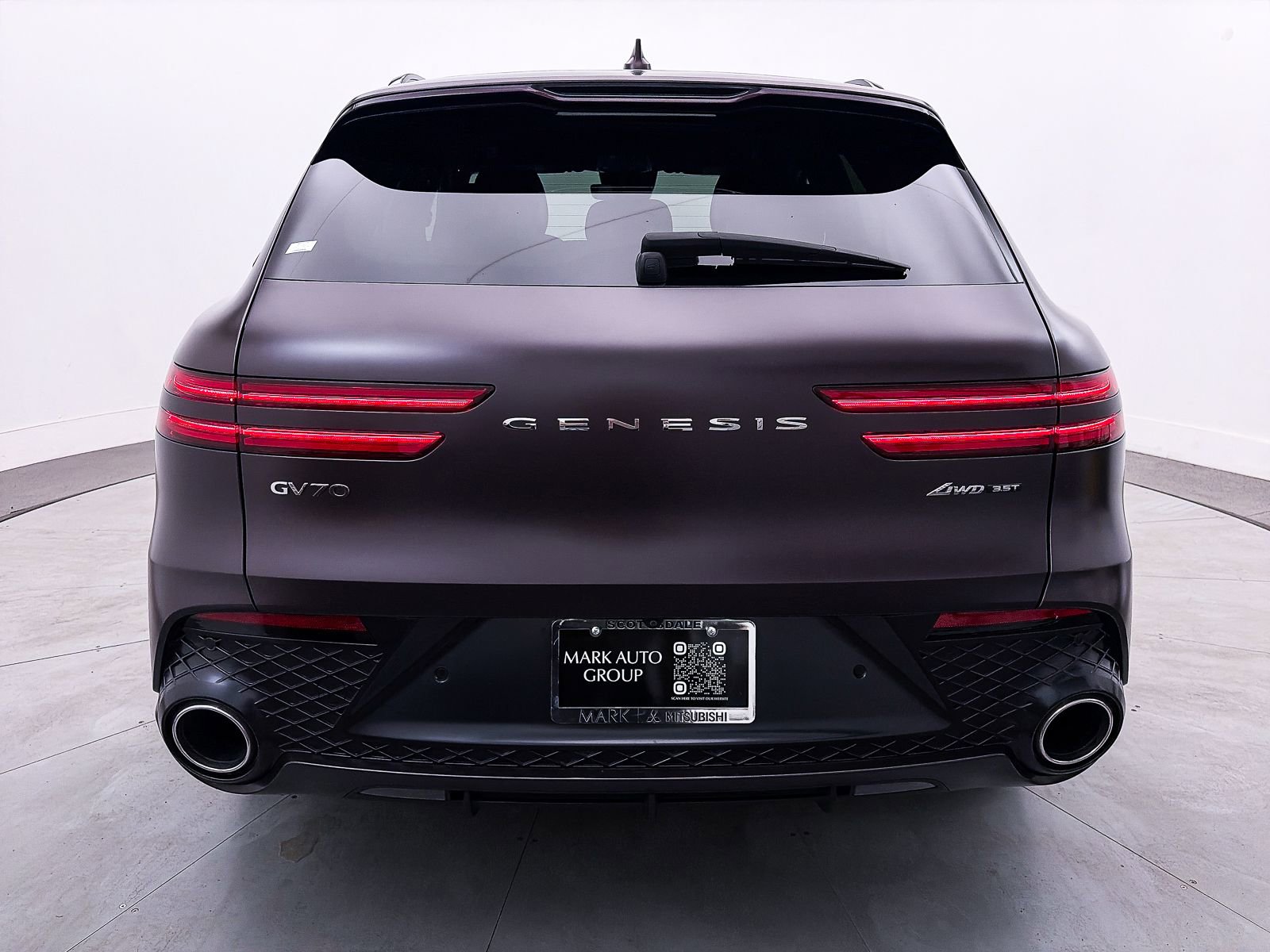 Used 2022 Genesis GV70 3.5T Sport w/ Sport Prestige Package AWD/4WD image 17