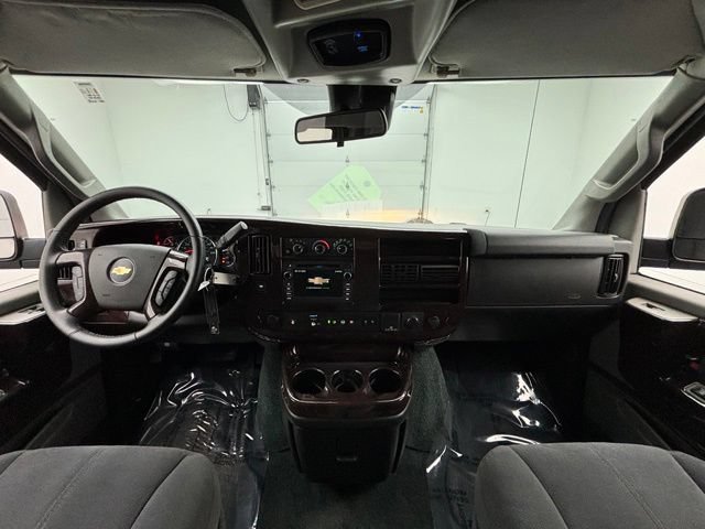 Used 2019 Chevrolet Express 2500 RWD image 25