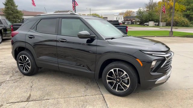 Used 2024 Chevrolet TrailBlazer LT FWD image 3