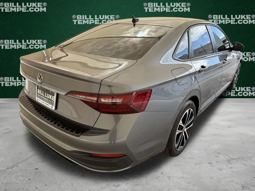 Used 2023 Volkswagen Jetta Sport image 5