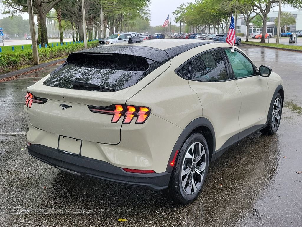 Used 2025 Ford Mustang Mach-E Select image 5