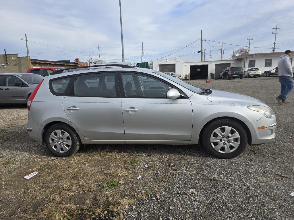 Used 2010 Hyundai Elantra SE w/ Popular Equipment Pkg 2 FWD image 4