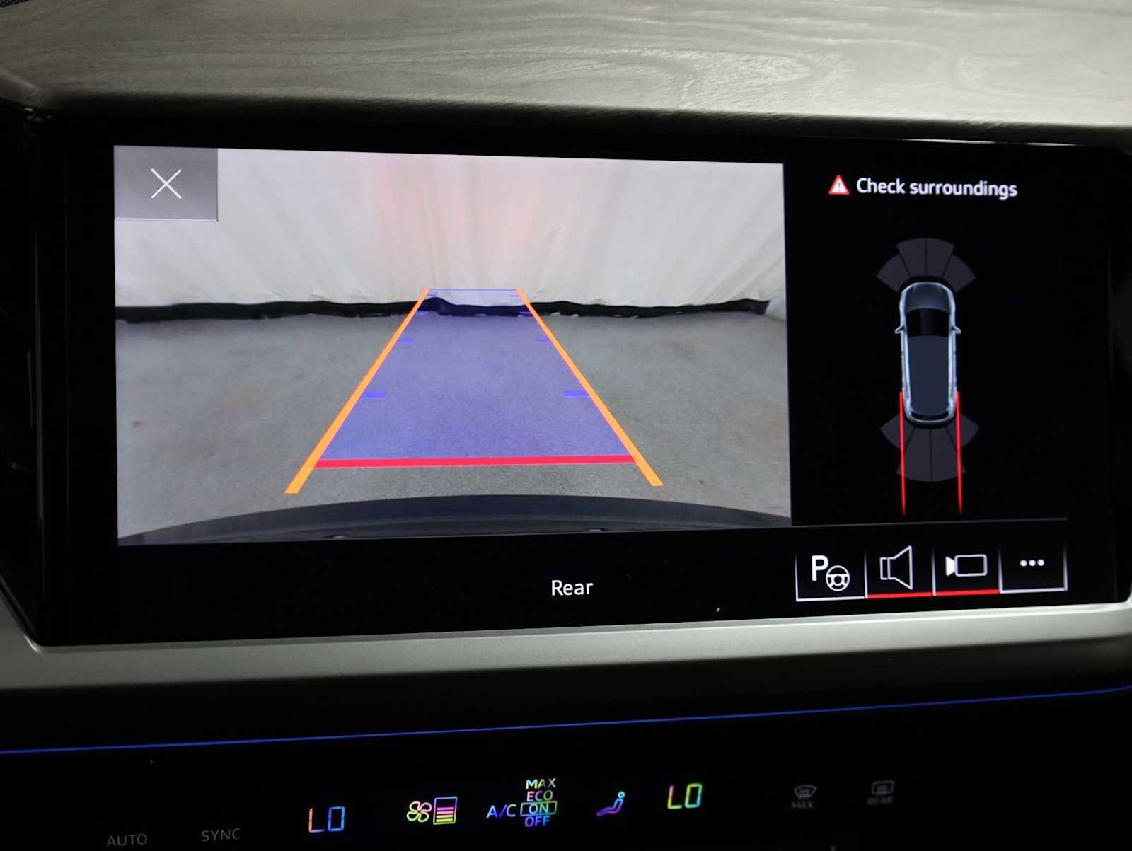 Certified 2023 Audi Q4 e-tron Premium Plus AWD/4WD image 32