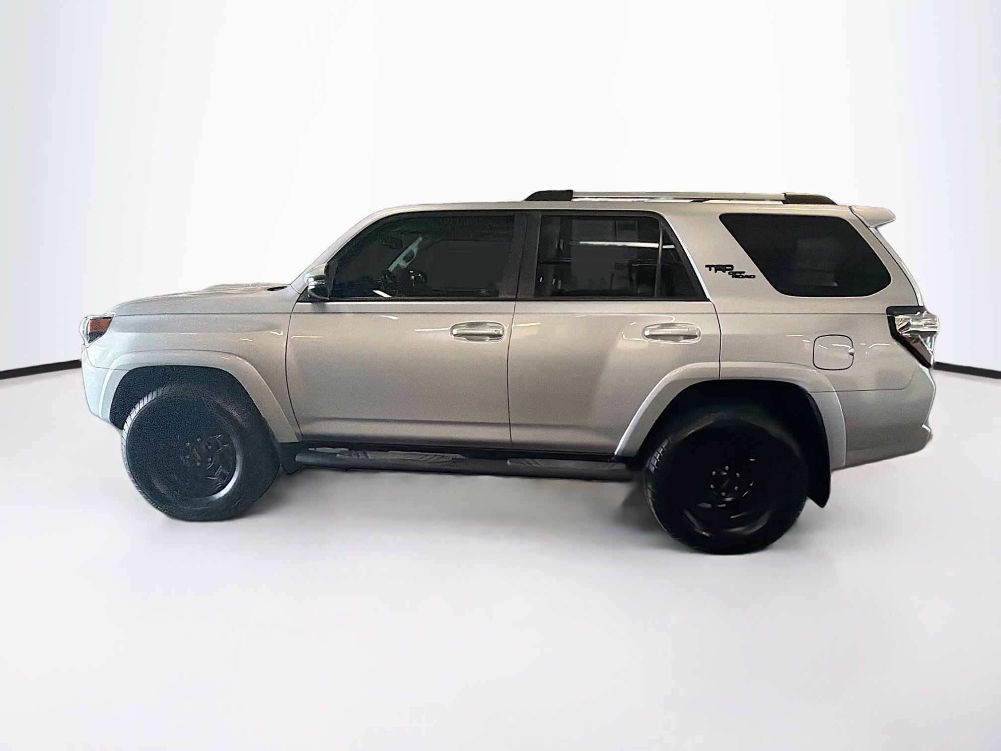 Used 2018 Toyota 4Runner TRD Off-Road Premium AWD/4WD image 4