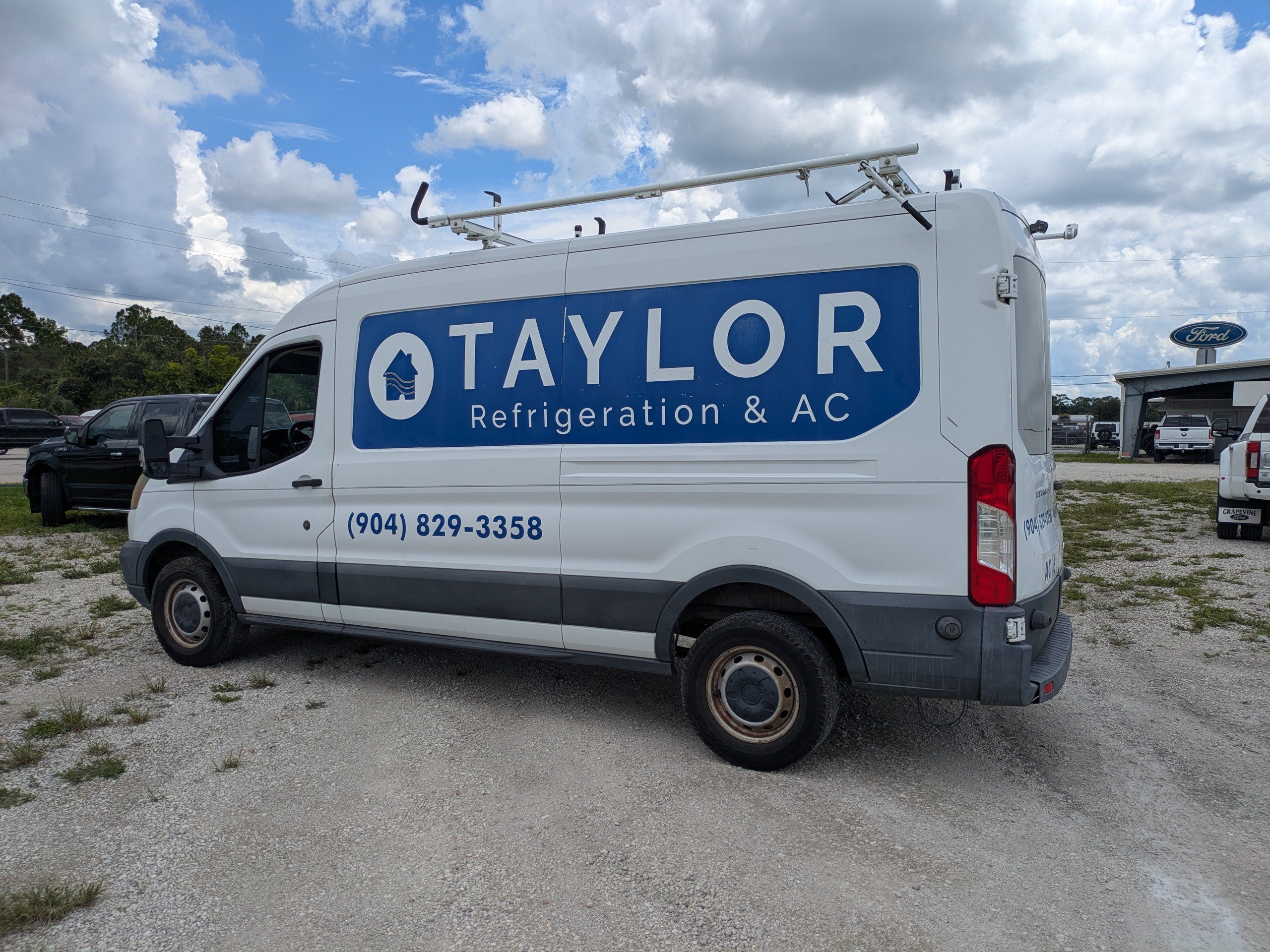 Used 2015 Ford Transit 250 148 Medium Roof w/ Interior Upgrade Package RWD image 6