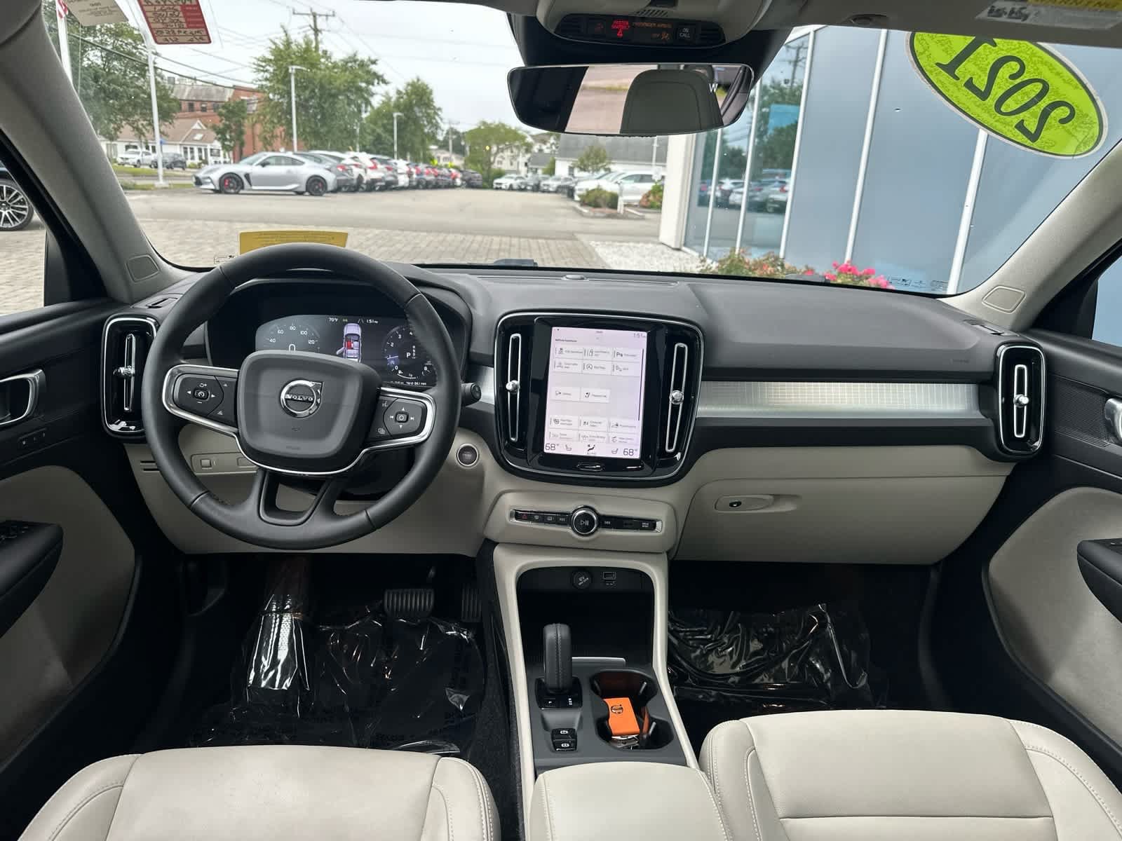 Used 2021 Volvo XC40 T5 Momentum w/ Protection Package Premier AWD/4WD image 28